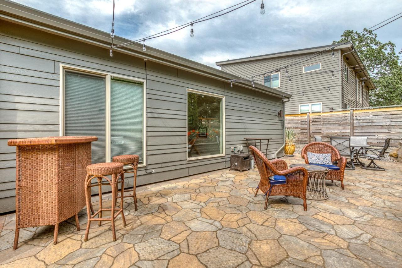 Mt Adams River View House Hood River Exterior photo